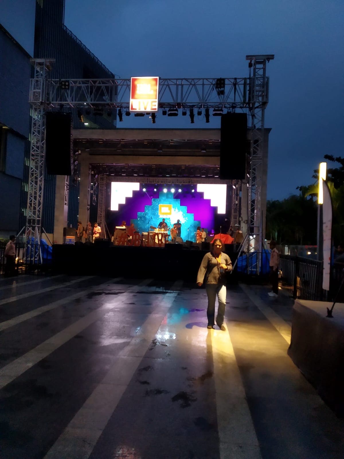 JBL Live — Outdoor Stage Production